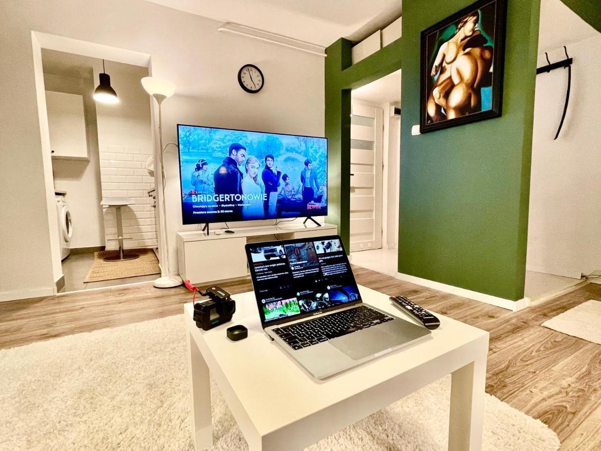 Holiday Metro Fast Wifi Tv'70 Netflix Hbo Appletv Варшава Екстер'єр фото