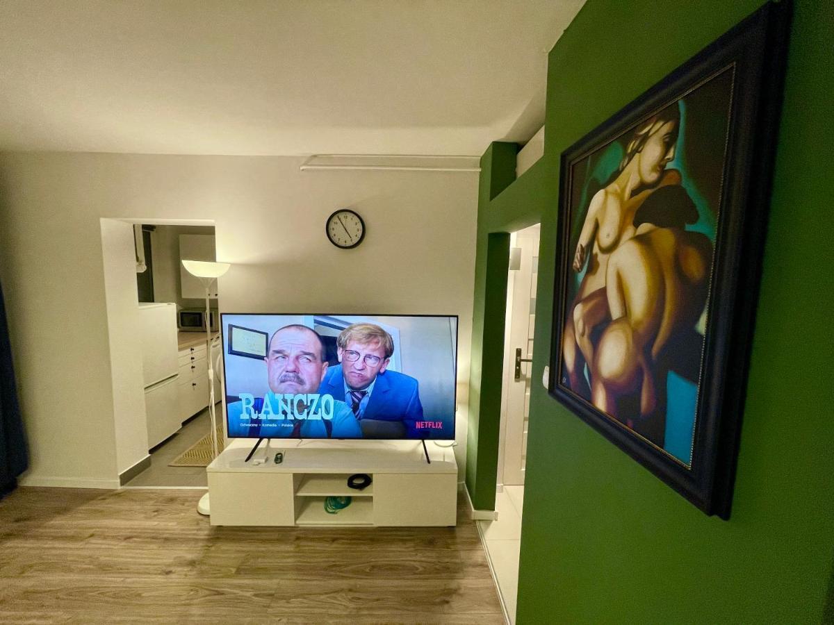 Holiday Metro Fast Wifi Tv'70 Netflix Hbo Appletv Варшава Екстер'єр фото