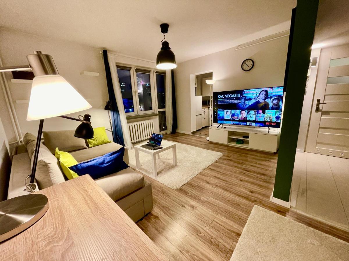 Holiday Metro Fast Wifi Tv'70 Netflix Hbo Appletv Варшава Екстер'єр фото